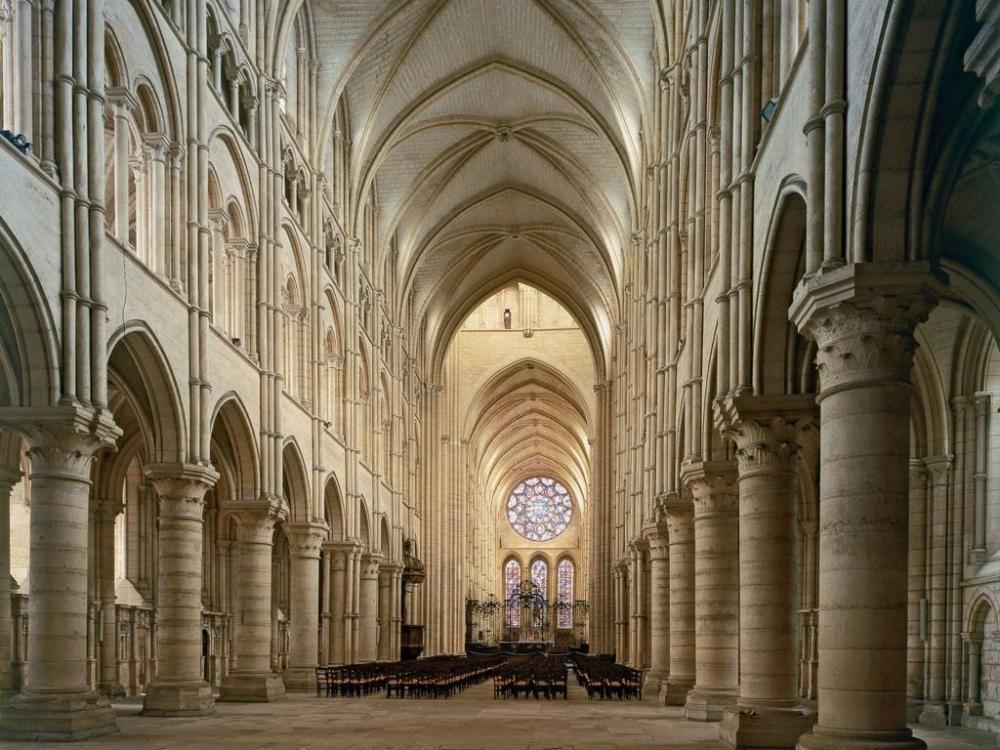 chartres-cathedral-interior.jpg